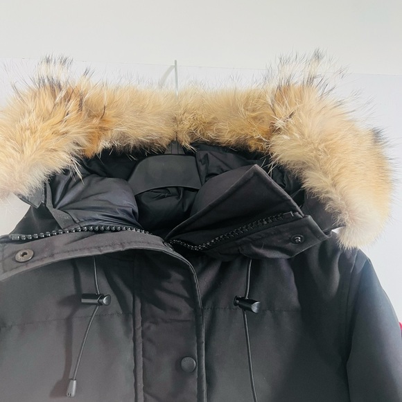 Canada Goose, Shelburne Parka Heritage, Black, Size Small with Fur Trim Hood - Picture 2 of 16